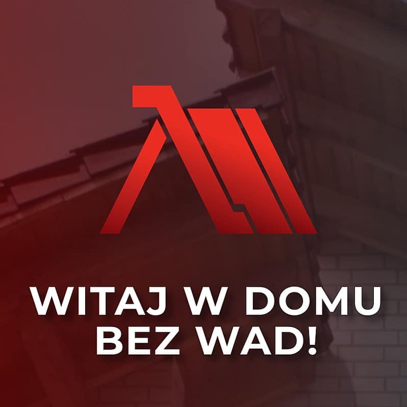 Logo firmy z Legnicy na tle dachu i muru z cegły, z hasłem 'Witaj w domu bez wad!'