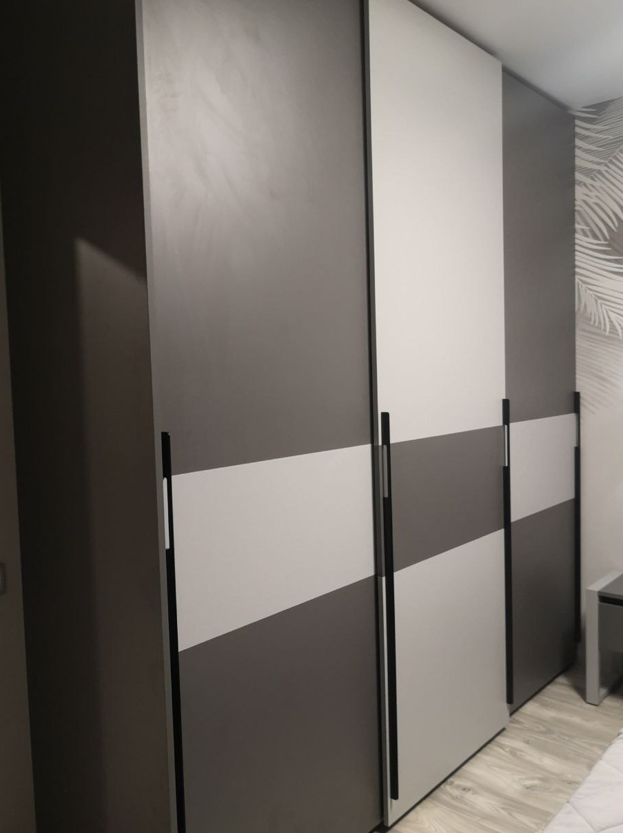 Szafa na wymiar (drzwi przesuwne)