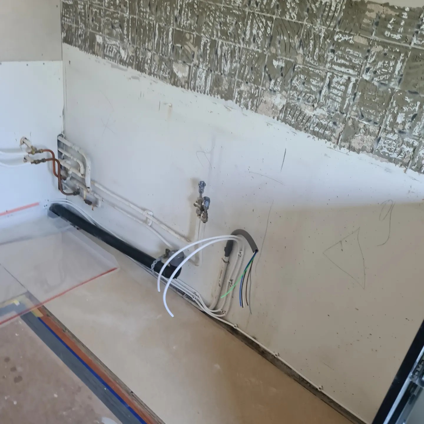 Kuchnia przed montażem.