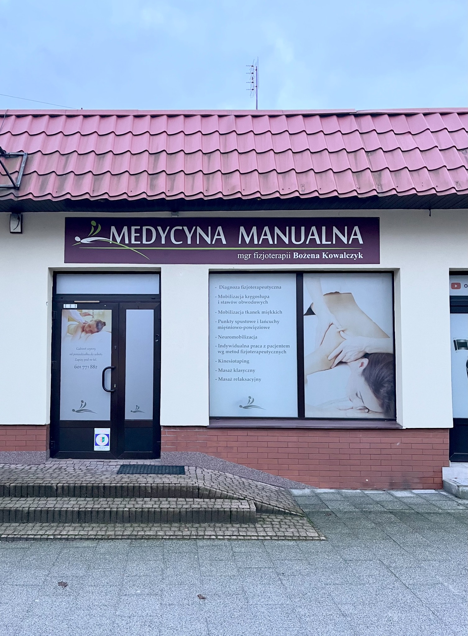 Widok gabinetu z zewnątrz