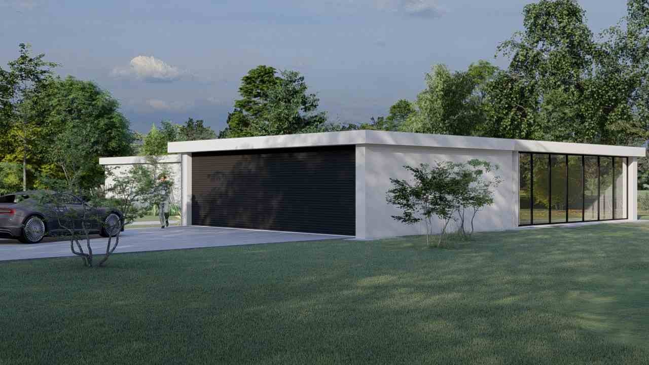 Nowoczesny, parterowy budynek z płaskim dachem, z garażem zamykanym bramą rolowaną i przeszkloną ścianą, otoczony zielenią. Na podjeździe stoi szary samochód sportowy, a w tle spaceruje osoba.