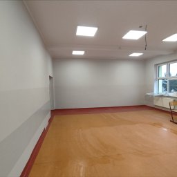 Remont sal edukacyjnych. Tynkowanie ,szpachlowanie,elektryka, malowanie i wymiana okien.
Krótki termin i szybka realizacja 