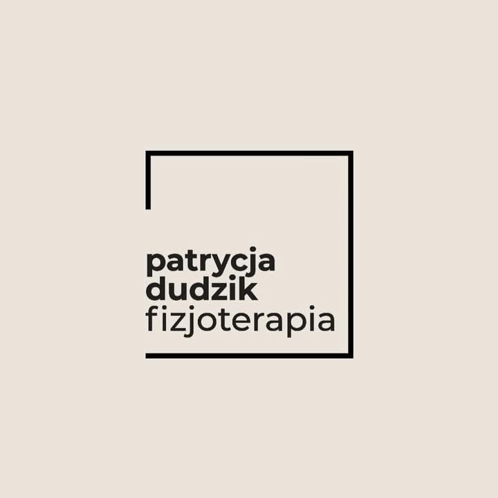 Logo gabinetu fizjoterapii Patrycja Dudzik, minimalistyczny design z czarnym kwadratem i tekstem na beżowym tle.