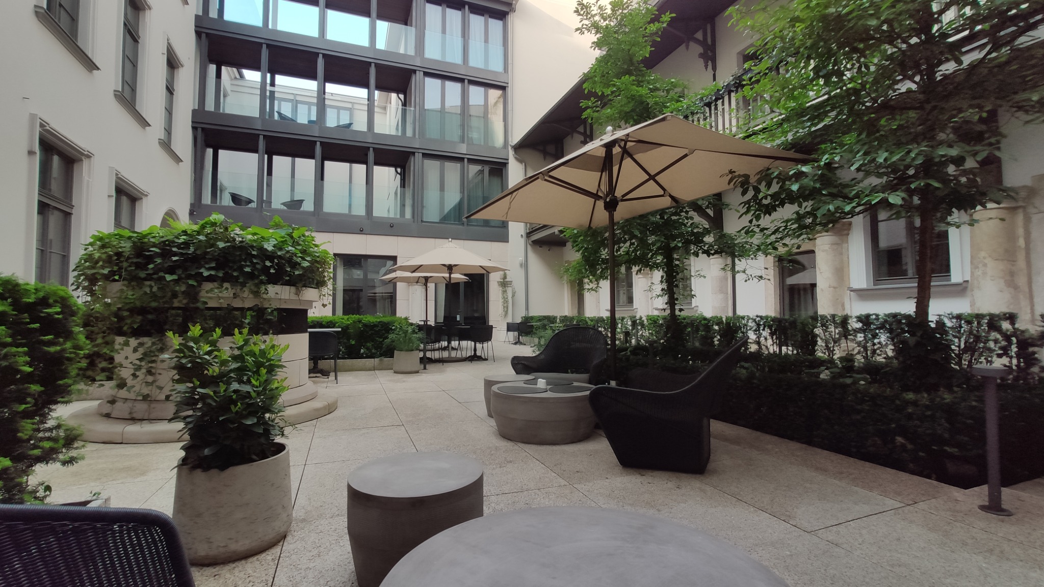 Realizacja - dziedziniec hotelu na Starym Mieście w Krakowie