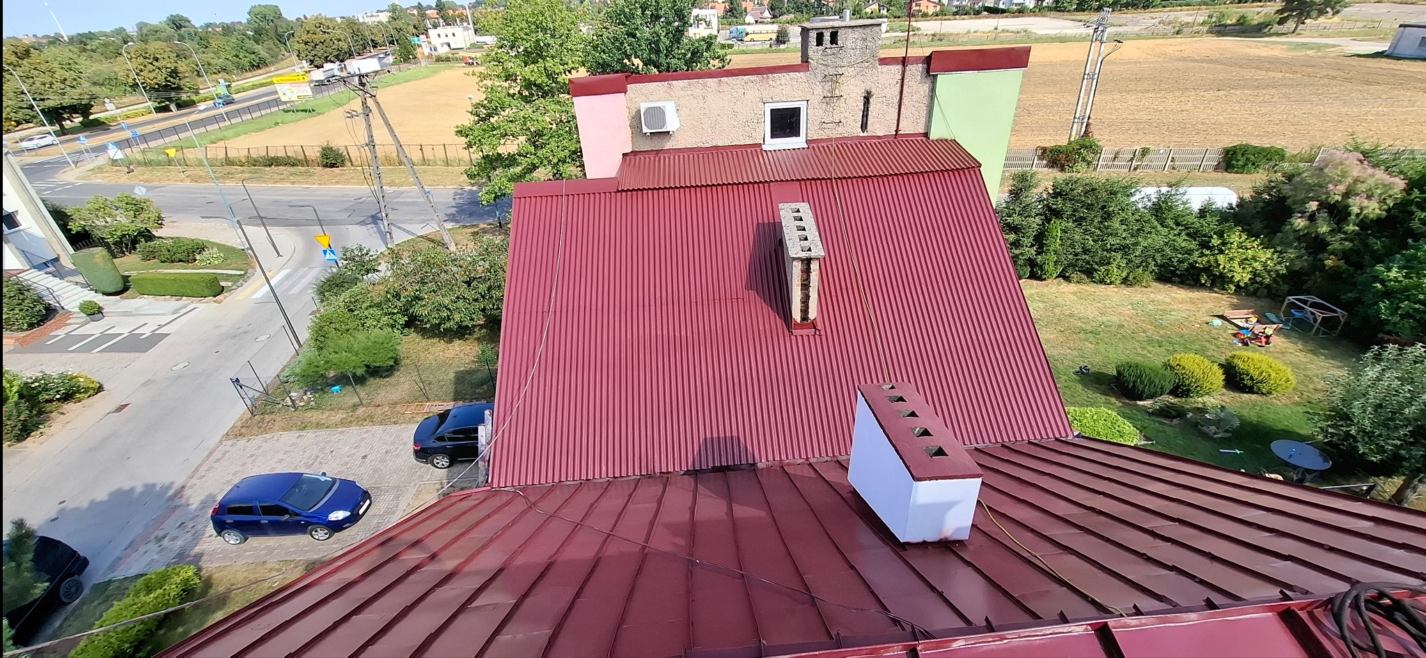 Dwa dach kolor czerwony RAL 3009 .2025r