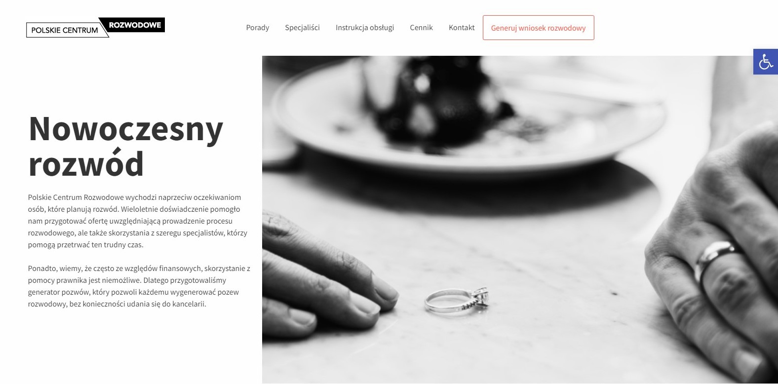 Czarno-białe zdjęcie strony internetowej z tekstem 'Nowoczesny rozwód', fragment dłoni z obrączką i rozmazane tło z elementami zastawy stołowej.