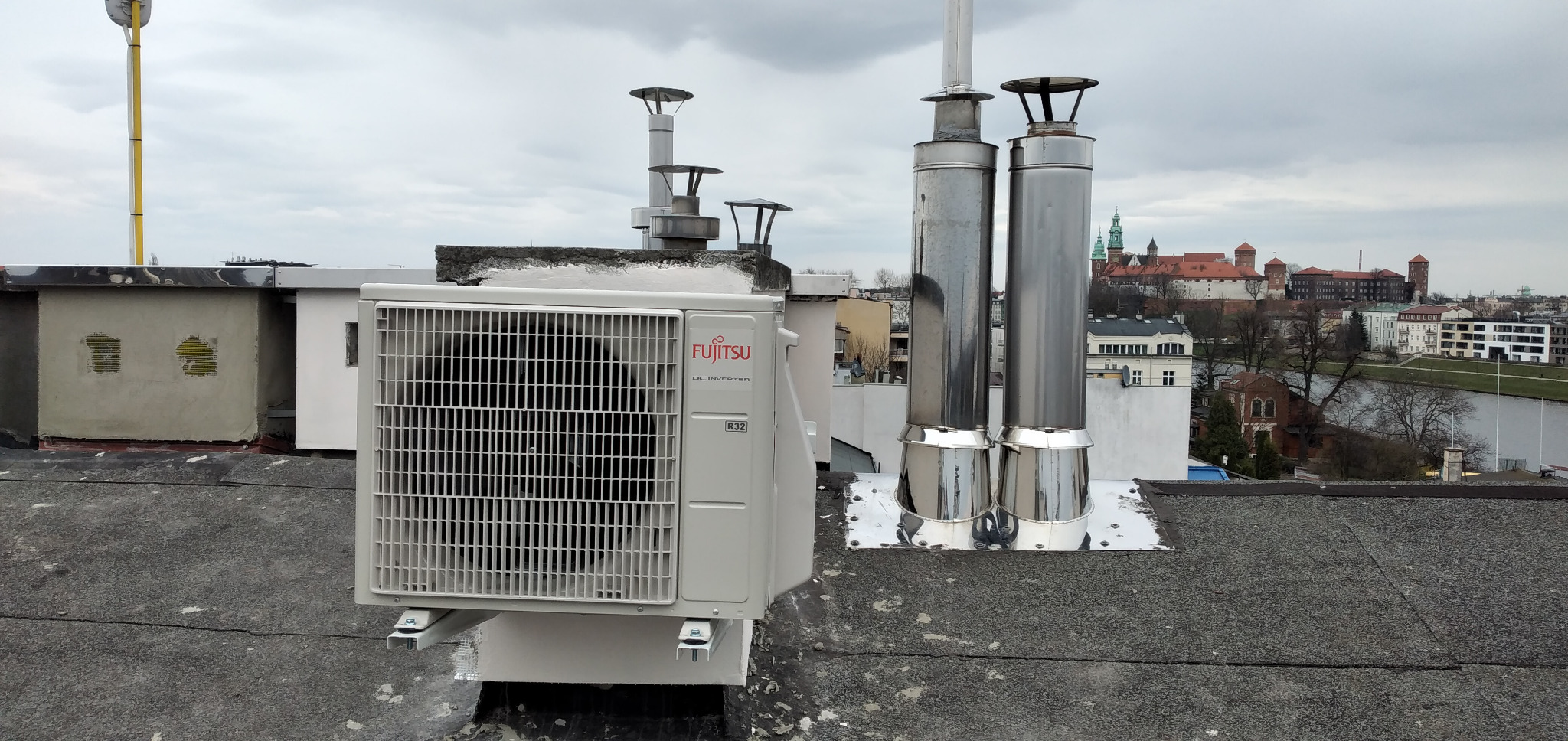 Montaż z widokiem na Wawel ;)