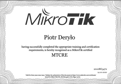 Certyfikat MikroTik MTCRE dla Piotra Deryło, potwierdzający ukończenie szkolenia i spełnienie wymagań certyfikacyjnych.