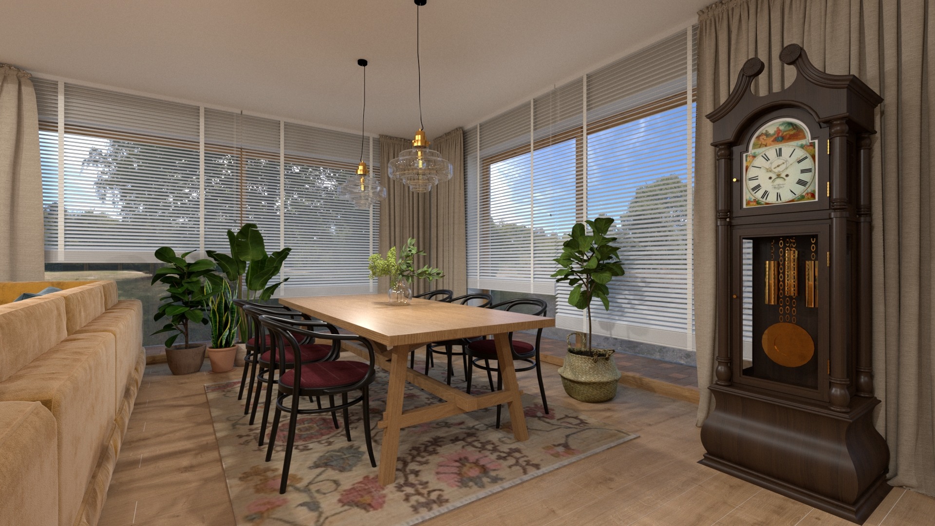 Jasna jadalnia z drewnianym stołem, krzesłami z bordowymi siedziskami, dywanem w kwiaty, wysokim zegarem stojącym i roślinami w doniczkach przy oknach z żaluzjami.