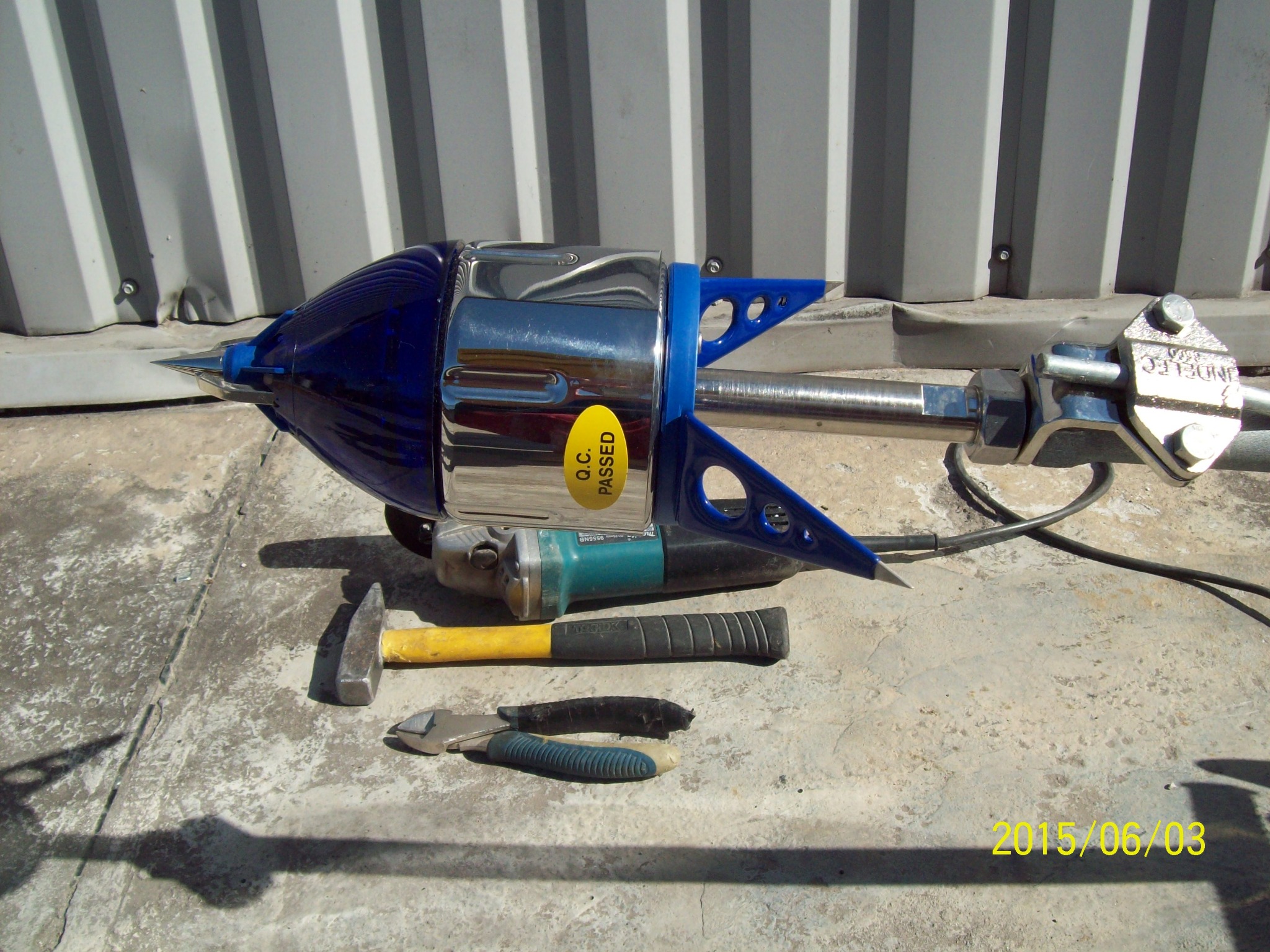 aktywna instalacja odgromowa zamontowana na terenie kompleksu produkcyjnego.