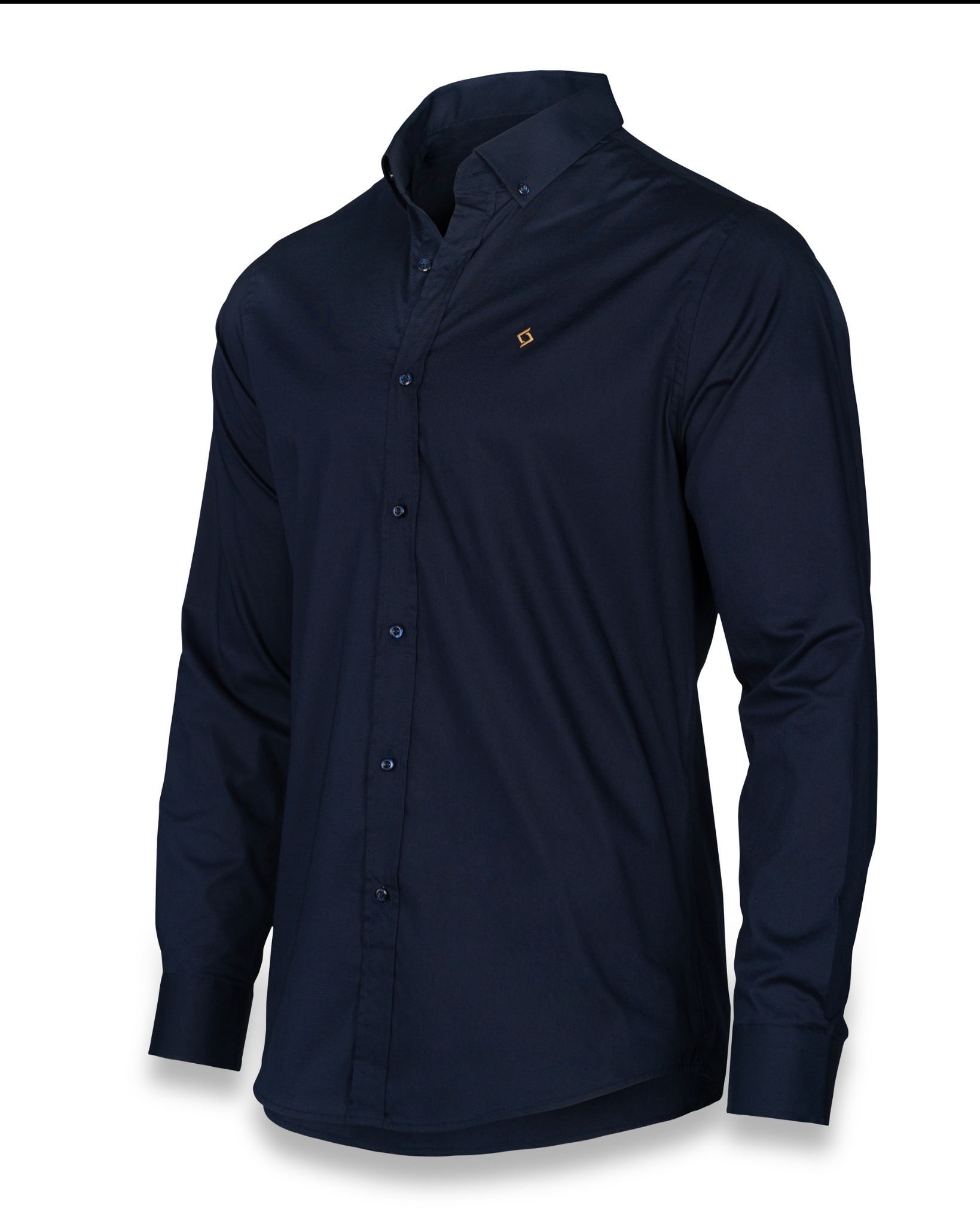 Granatowa koszula męska z długim rękawem, zapinana na guziki, z małym, złotym logo na piersi, na białym tle. Produkt wyeksponowany w studio.