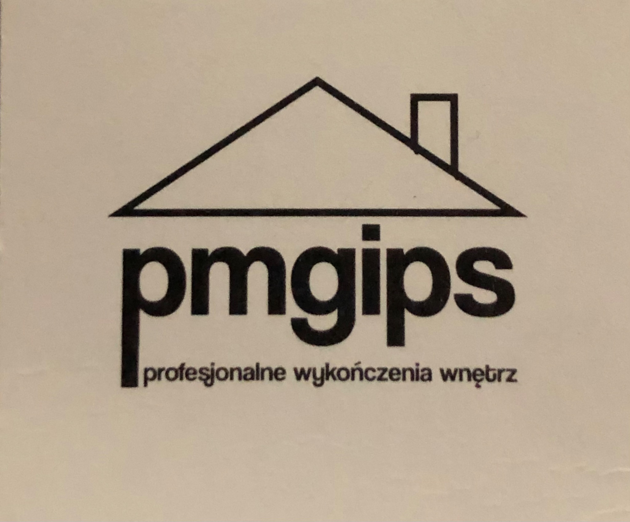 Logo firmy pmgips z grafiką domu i tekstem 'profesjonalne wykończenia wnętrz'.