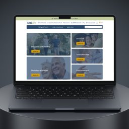 Edamame - Laptop prezentuje stronę internetową KediLife z ofertą produktów higienicznych. Widoczne kategorie: pieluchy, artykuły dla młodzieży, podkłady, kremy i detergenty.