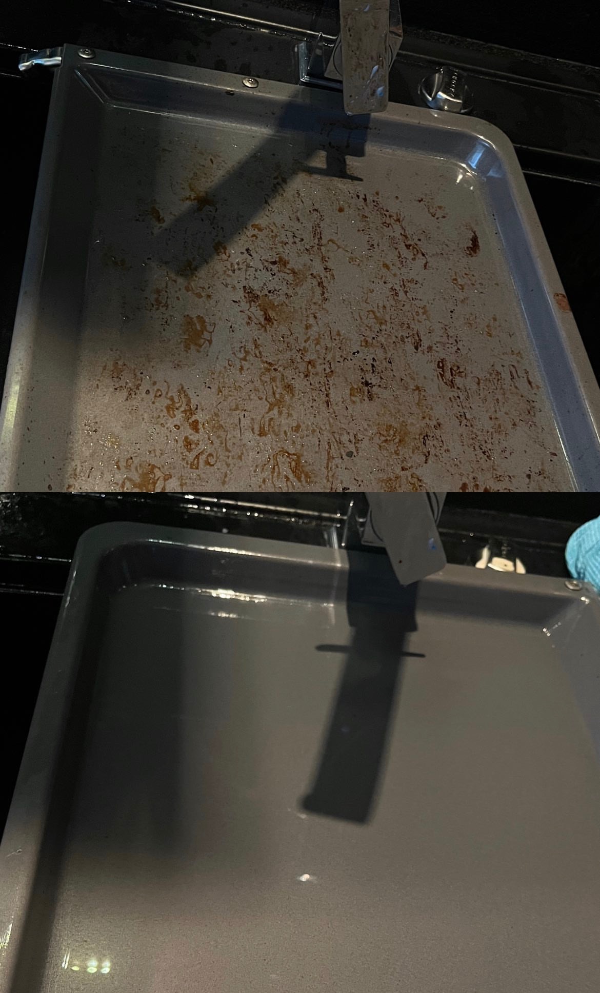 Blacha piekarnika przed i po czyszczeniu, widoczne przypalone resztki jedzenia usunięte po interwencji.