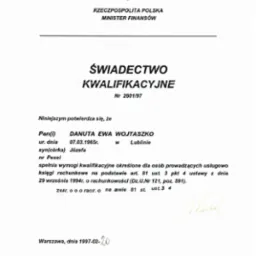 Skan świadectwa kwalifikacyjnego Ministerstwa Finansów z 1997 roku dla osoby z Lublina uprawniającego do usługowego prowadzenia ksiąg rachunkowych.