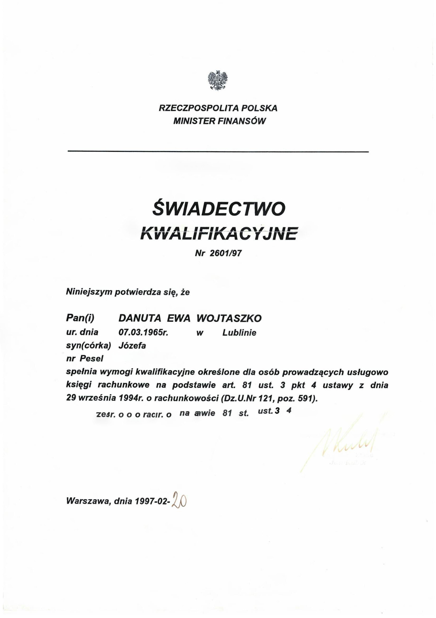 Skan świadectwa kwalifikacyjnego Ministerstwa Finansów z 1997 roku dla osoby z Lublina uprawniającego do usługowego prowadzenia ksiąg rachunkowych.