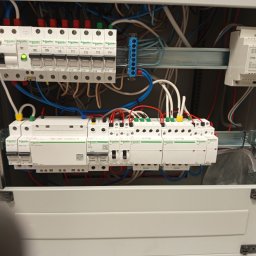 BLACKOUT Michał Uchman - Montaż instalacji elektrycznych Łańcut