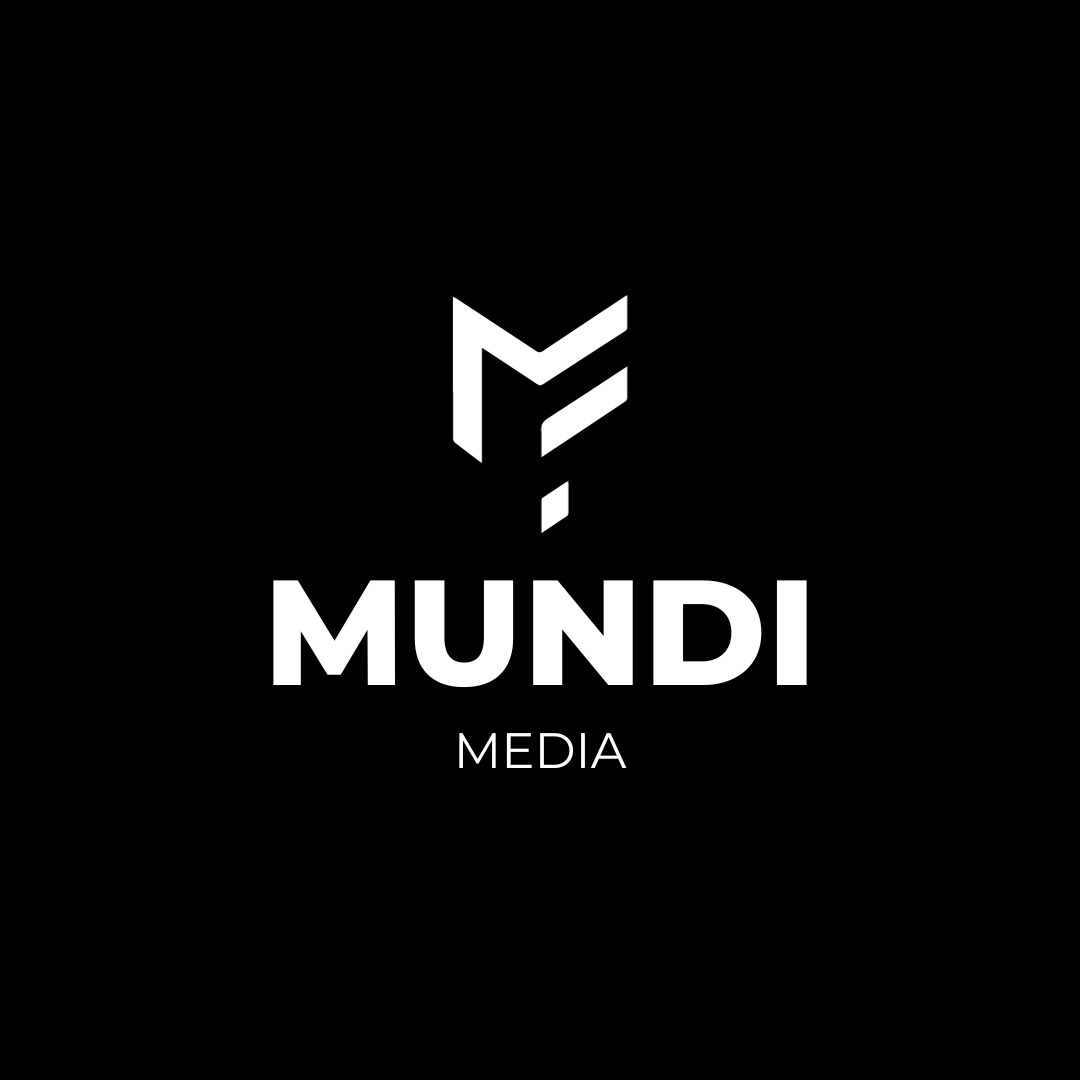 Minimalistyczne logo firmy Mundi Media na czarnym tle, z geometrycznym symbolem przypominającym literę M i F, oraz napisem 'MUNDI' nad 'MEDIA' w kolorze białym.