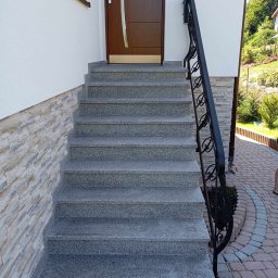 Schody zewnętrzne granit Bianki cristal 3 cm płomień 
