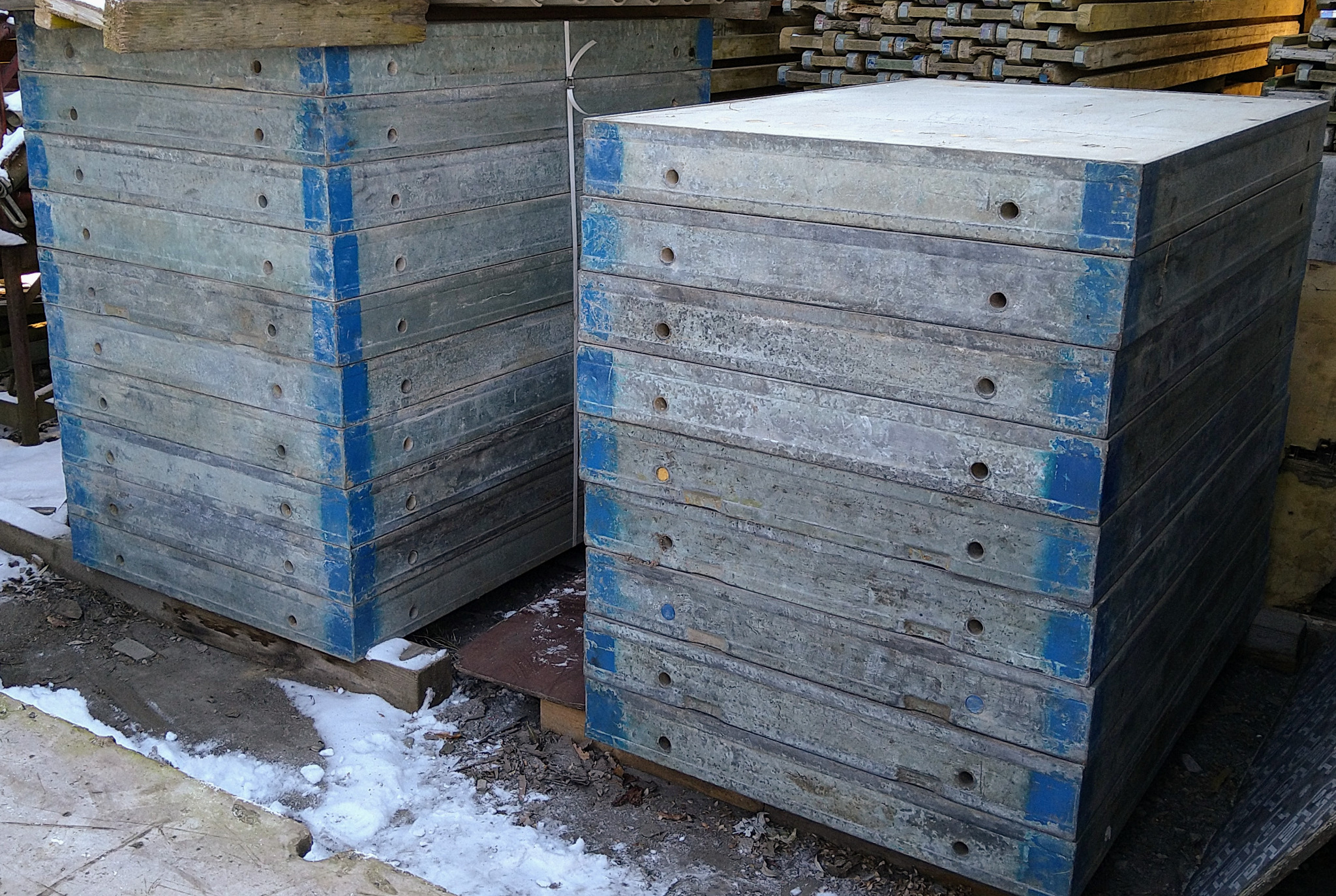 Szalunek DOKA Framax UNI do deskowania ścian i słupów.