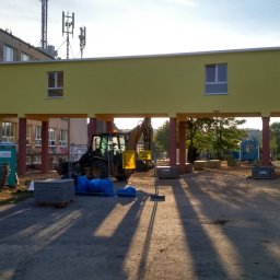 Łącznik pomiędzy budynkami szkoły w Bydgoszczy