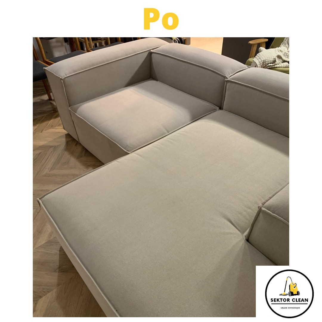 Jasnoszara, narożna kanapa po czyszczeniu, widoczna faktura materiału i logo firmy czyszczącej w rogu zdjęcia.