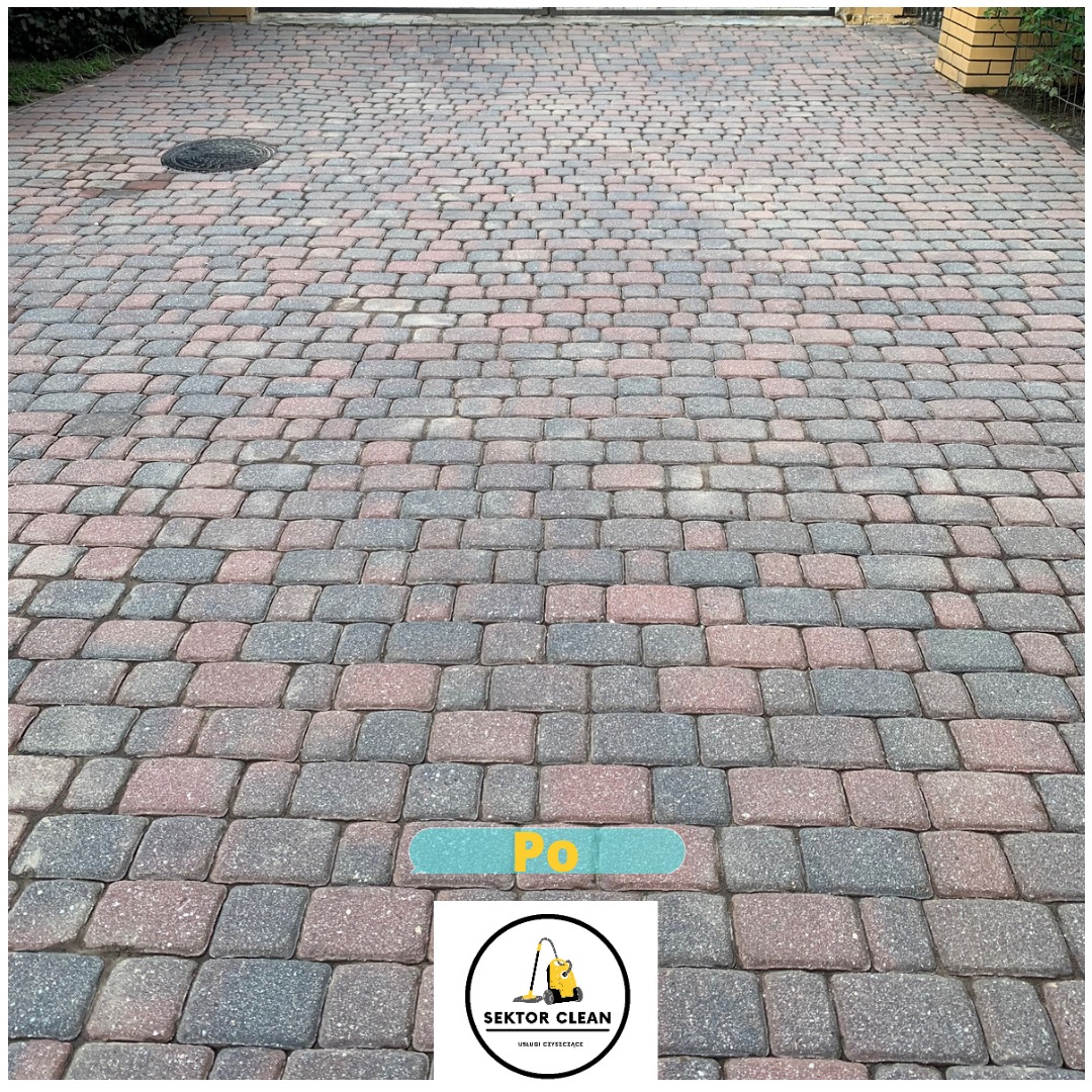 Wyczyszczona kostka brukowa w odcieniach szarości i czerwieni, widoczne logo firmy Sektor Clean w dolnej części zdjęcia, napis 'Po' na kostce, studzienka kanalizacyjna w tle.
