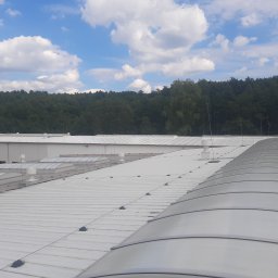 Zabezpieczenie antykorozyjne dachu z płyty warstwowej