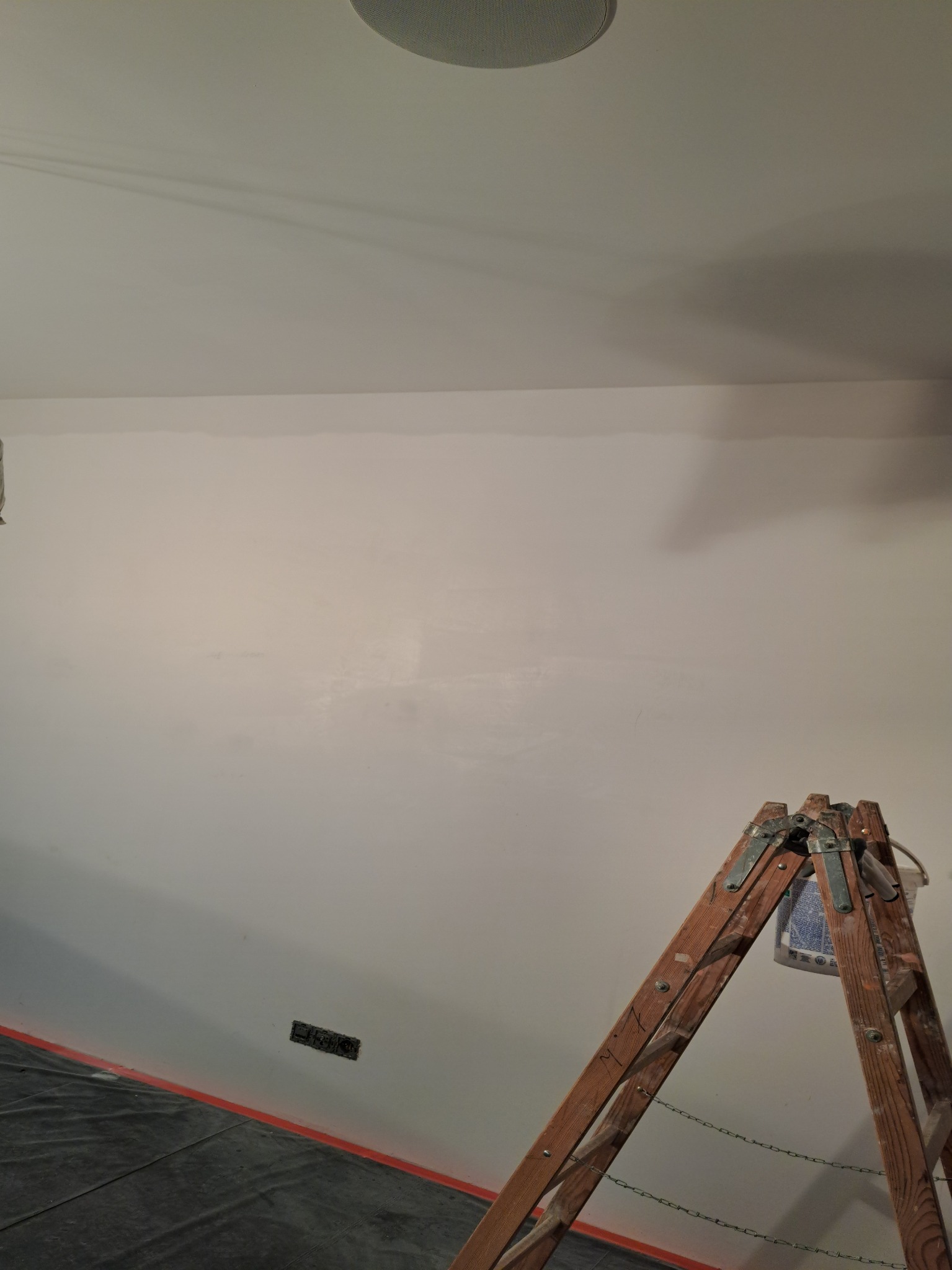 Pęknięcia porobione,bierzemy się za położenie gładzi