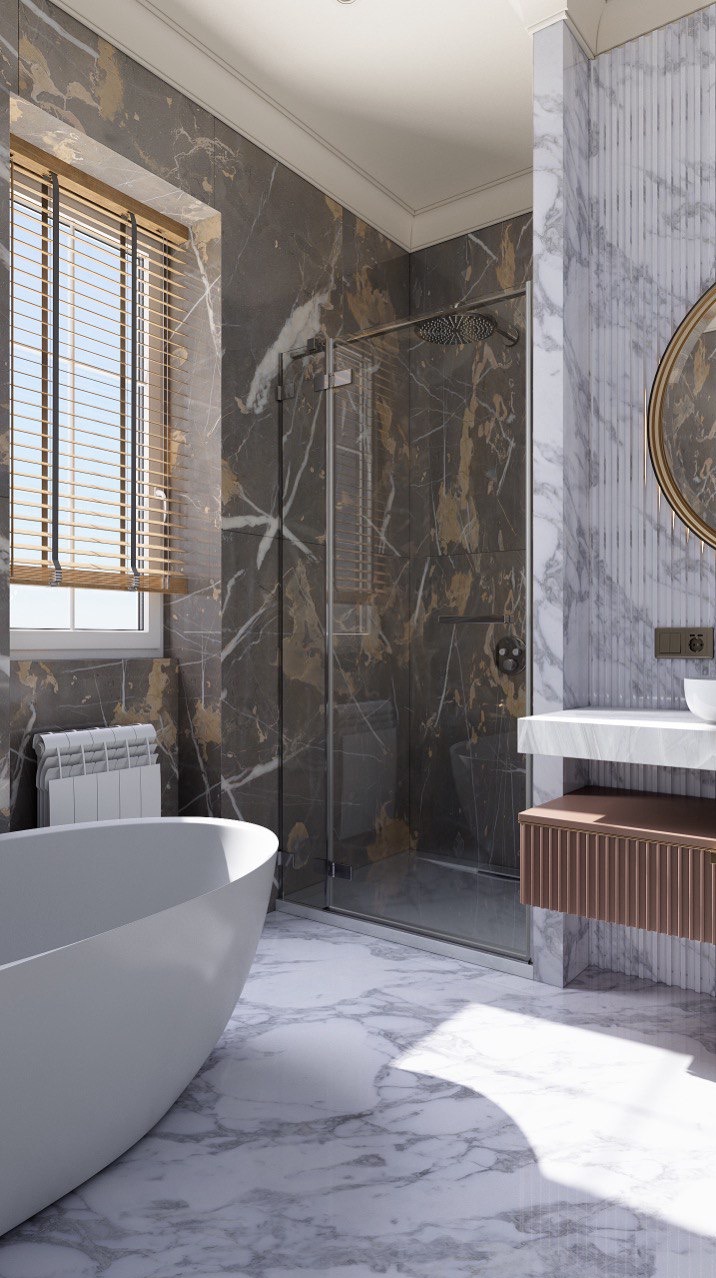Elegancka łazienka z marmurowymi płytkami, kabiną prysznicową i wolnostojącą wanną. Okno z żaluzjami i nowoczesna umywalka z szafką dopełniają luksusowy wygląd.