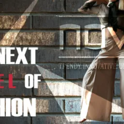 Kreatywna kompozycja graficzna z modelką na tle ceglanej ściany i hasłem 'The Next Level of Fashion', trendy, innowacyjna identyfikacja wizualna.