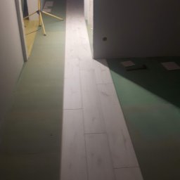 Układanie paneli Płońsk 1