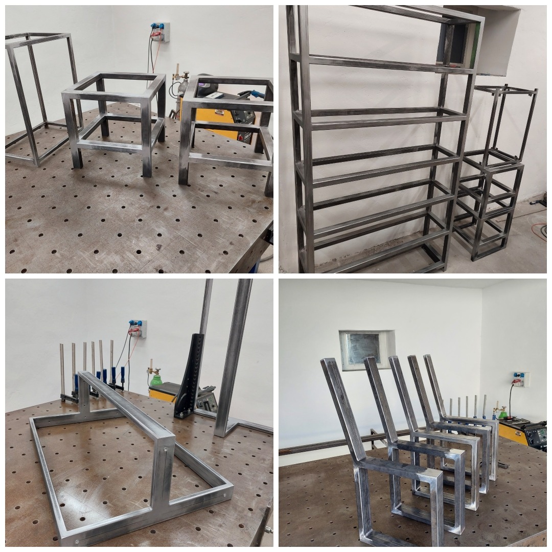 Metalowe konstrukcje meblowe w trakcie spawania: ramy krzeseł, stolików i regału na perforowanym stole spawalniczym, widoczne ślady spawania