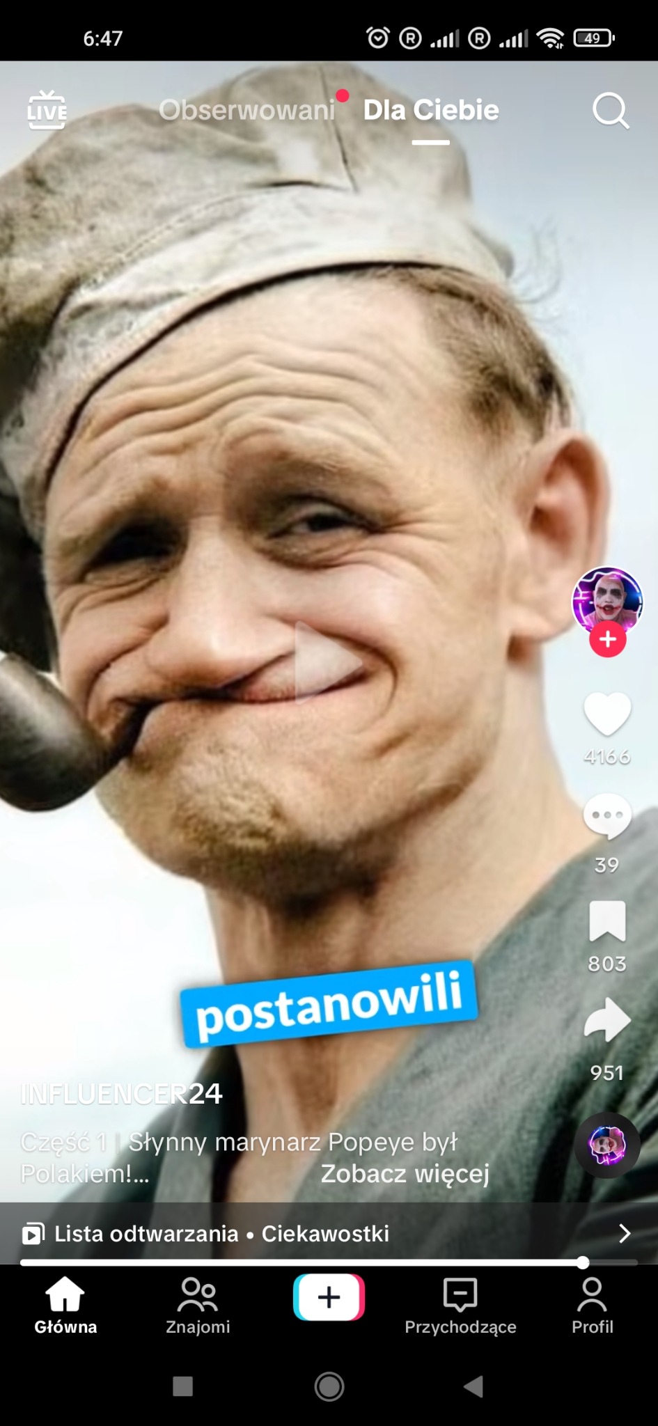 Stylizowany portret mężczyzny z fajką, przypominający postać marynarza Popeye'a, z elementami interfejsu aplikacji mobilnej.