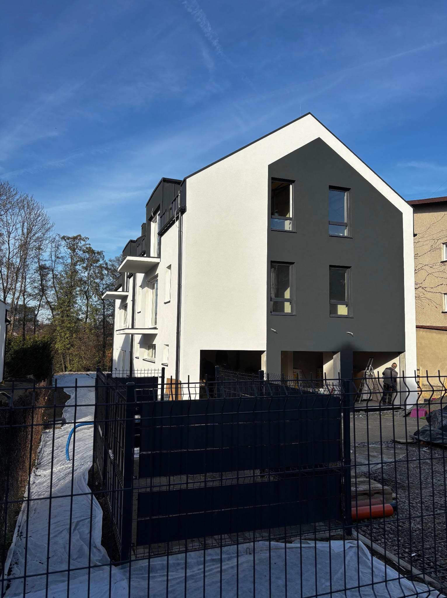 Wykonanie elewacji na budynku październik 2024