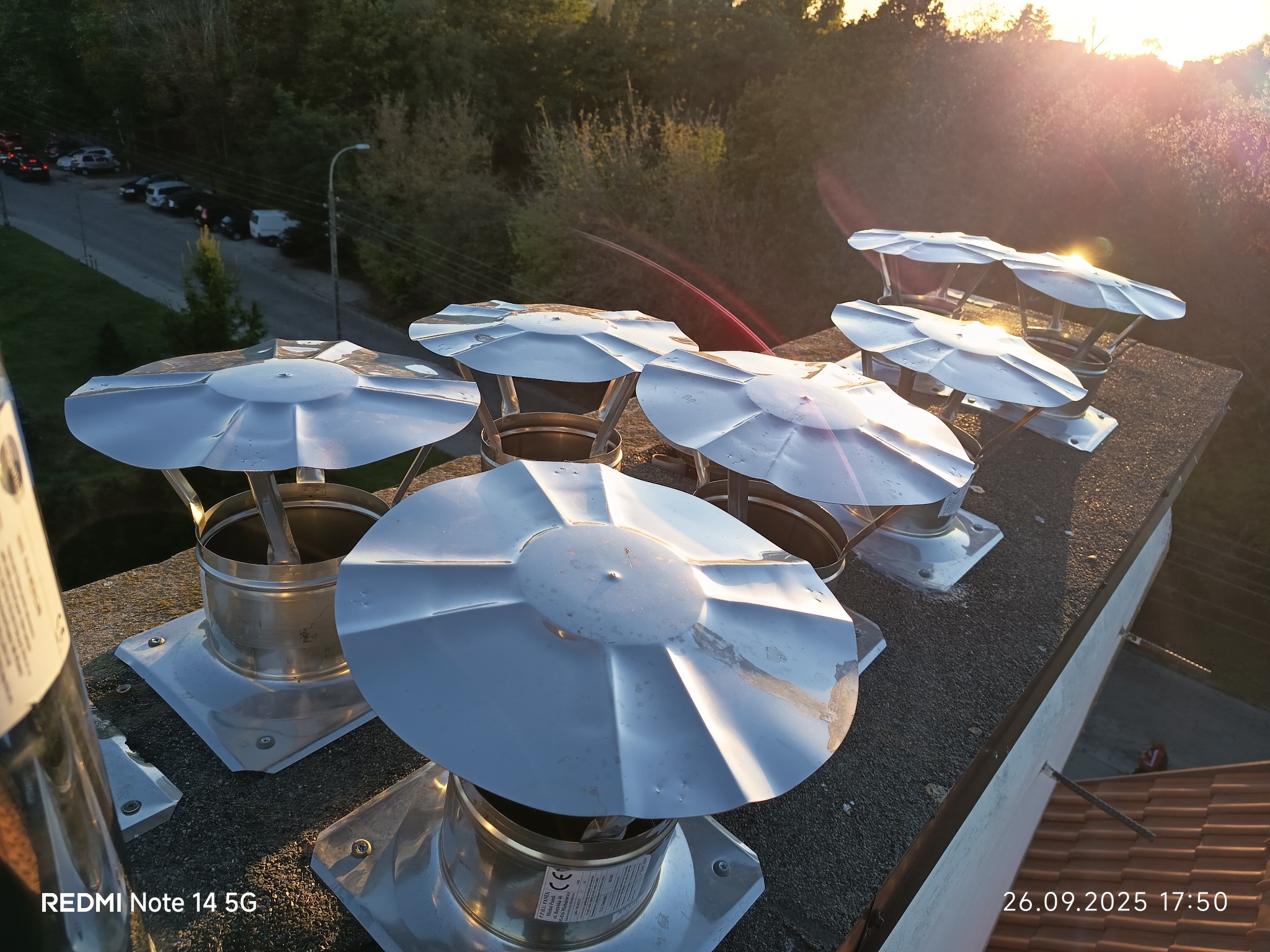 Montaż zadaszeń przewodów kominowych