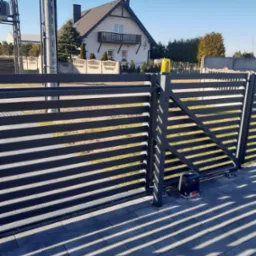 Nowoczesne ogrodzenia z profili.