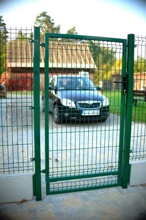 Bramy i furtki. Wypełnione panelem ogrodzeniowym, blachą trapezową, profilami.