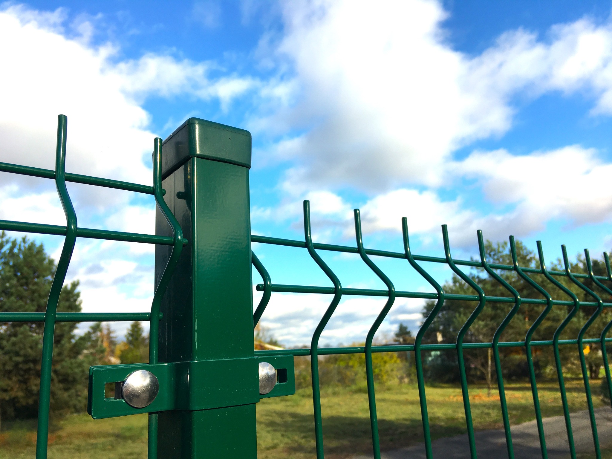 Panele ogrodzeniowe z drutu fi 4 oraz fi 5. Dostępna paleta RAL.