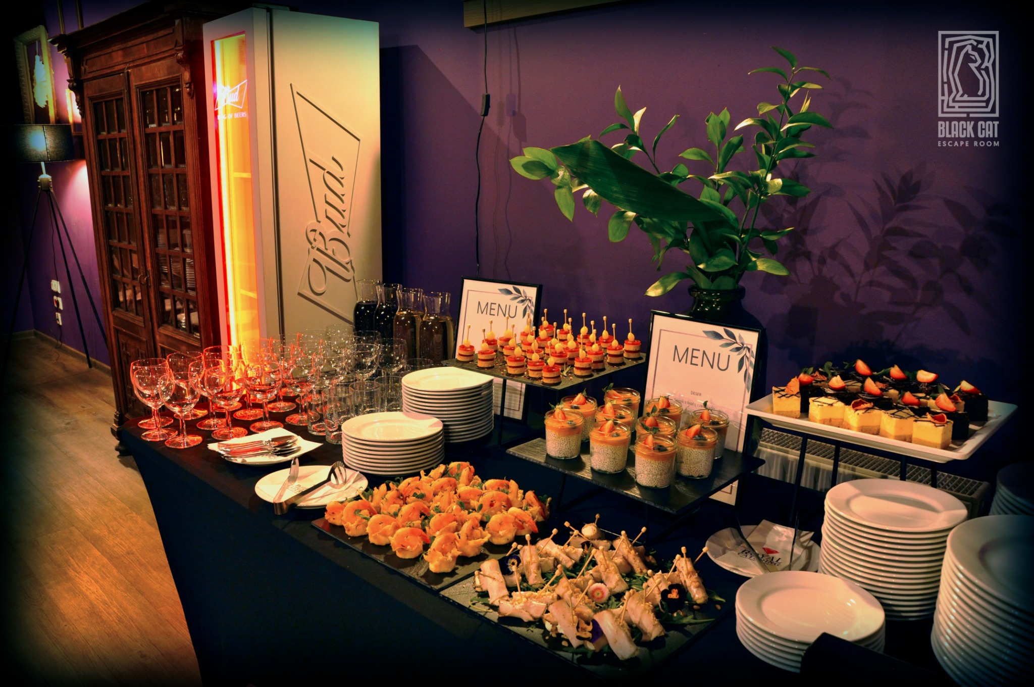 Fingerfoods, oprócz nich przygotowujemy również zestawy obiadowe, a także desery.