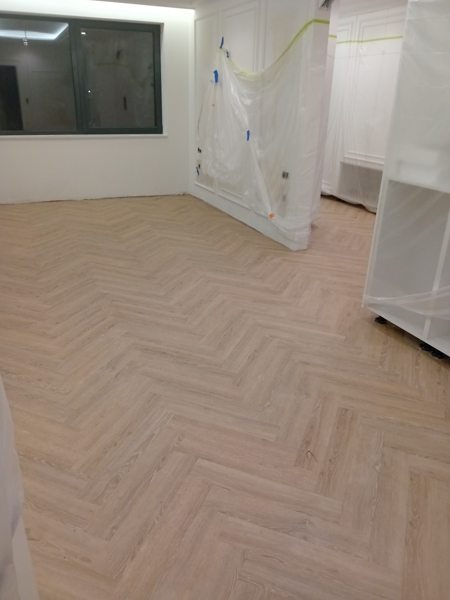 Panele klejone w jodelke