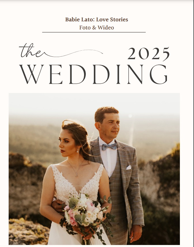 Para młoda w Łukowie pozuje na tle malowniczego krajobrazu; Panna młoda w koronkowej sukni trzyma bukiet, Pan młody w garniturze w kratę z muchą.