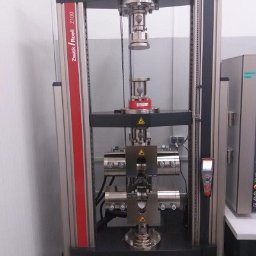 wykonywanie badan wytrzymałościowych na zrywarce