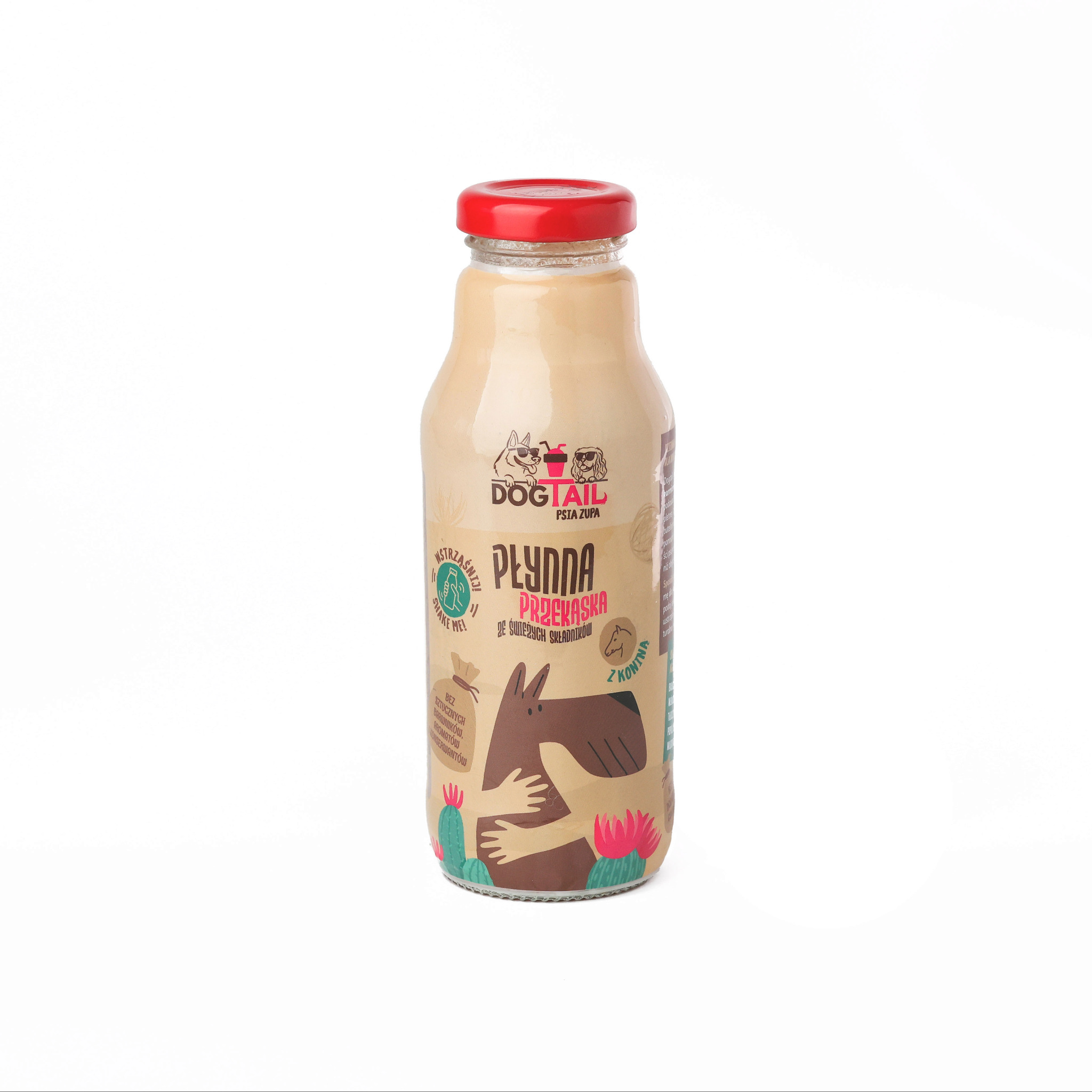 Zdjęcie butelki z płynną przekąską 'Dogtail' na białym tle. Grafika z koniem i kaktusami. Czerwona zakrętka. Produkt dla psów.