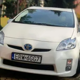 Standard Eco Hybride car for 4 passengers