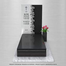 Kamieniarstwo NERO Kamil Wodecki - Elegancki, czarno-biały pomnik z granitu z wygrawerowanymi różami i inskrypcjami, uzupełniony wazonem z czerwonymi tulipanami. Minimalistyczny design.