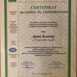 Skan certyfikatu specjalisty ds. rachunkowości wydanego przez Stowarzyszenie Księgowych w Polsce dla Agaty Kwaśny, z datą 24 października 2018 r. we Wrocławiu.