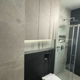 Szafa Na Miare Grzegorz Tyndyk - zabudowa łazienkowa