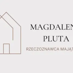 Logo rzeczoznawcy majątkowego Magdalena Pluta z minimalistycznym symbolem domu w kolorze beżowym na jasnym tle.
