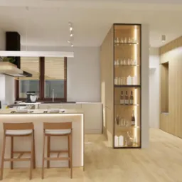 Jasna kuchnia z wyspą oświetloną LED, drewniane hokery, przeszklona witryna z alkoholem i dekoracjami, oraz panele ścienne imitujące drewno.